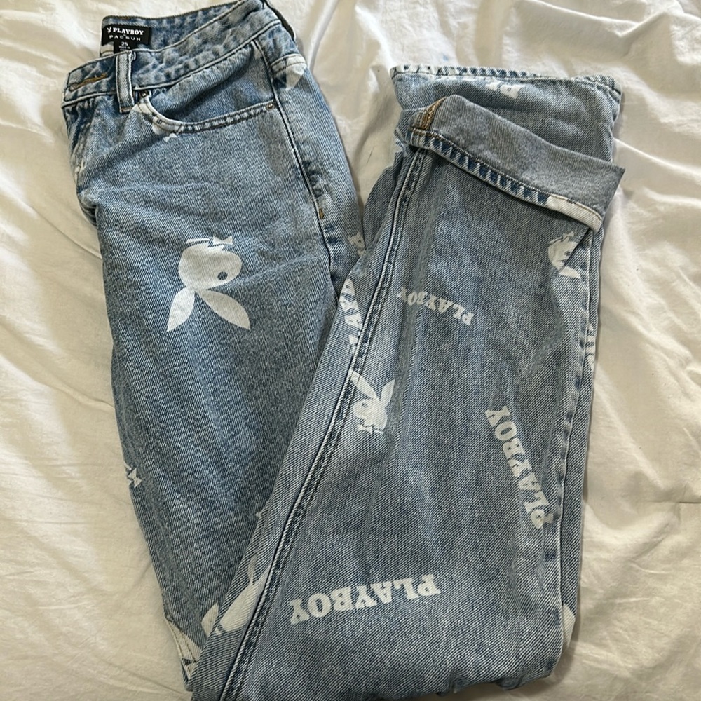 Size 25 playboy jeans. Women.